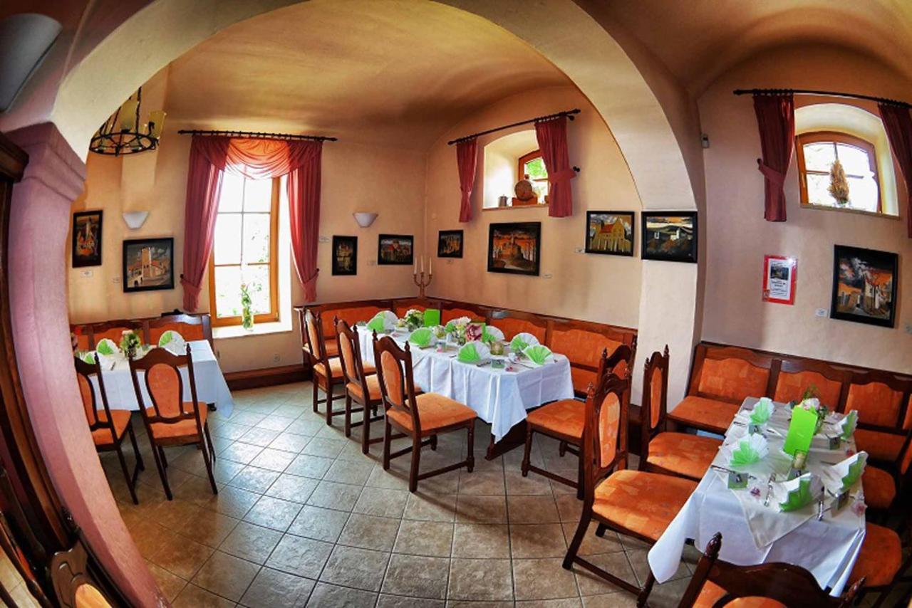 Hotel Und Restaurant Rittergut Kreipitzsch Naumburg (Saale) Exterior foto